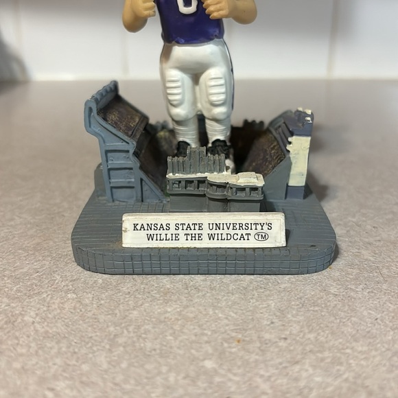 K State KSU Willie The Wildcat 2002 Bobblehead In Bill Snyder Stadium - Picture 8 of 9